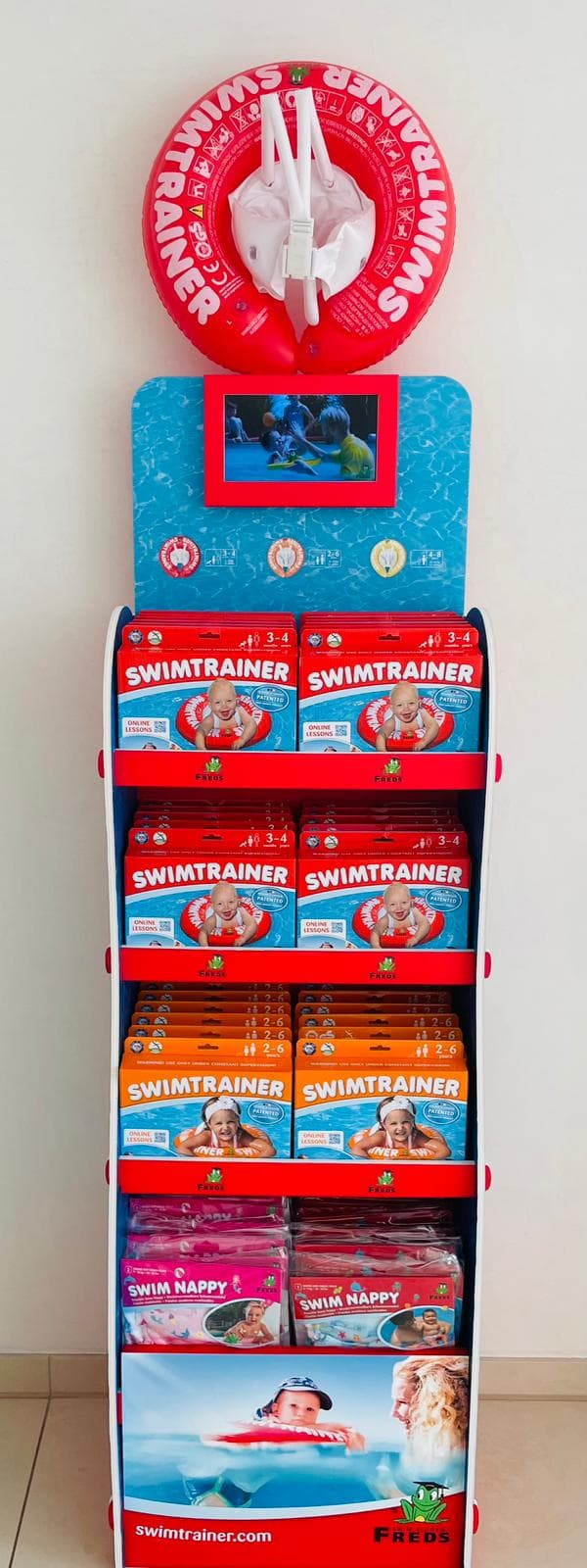 SWIMTRAINER Retail Display with Integrated Screen
